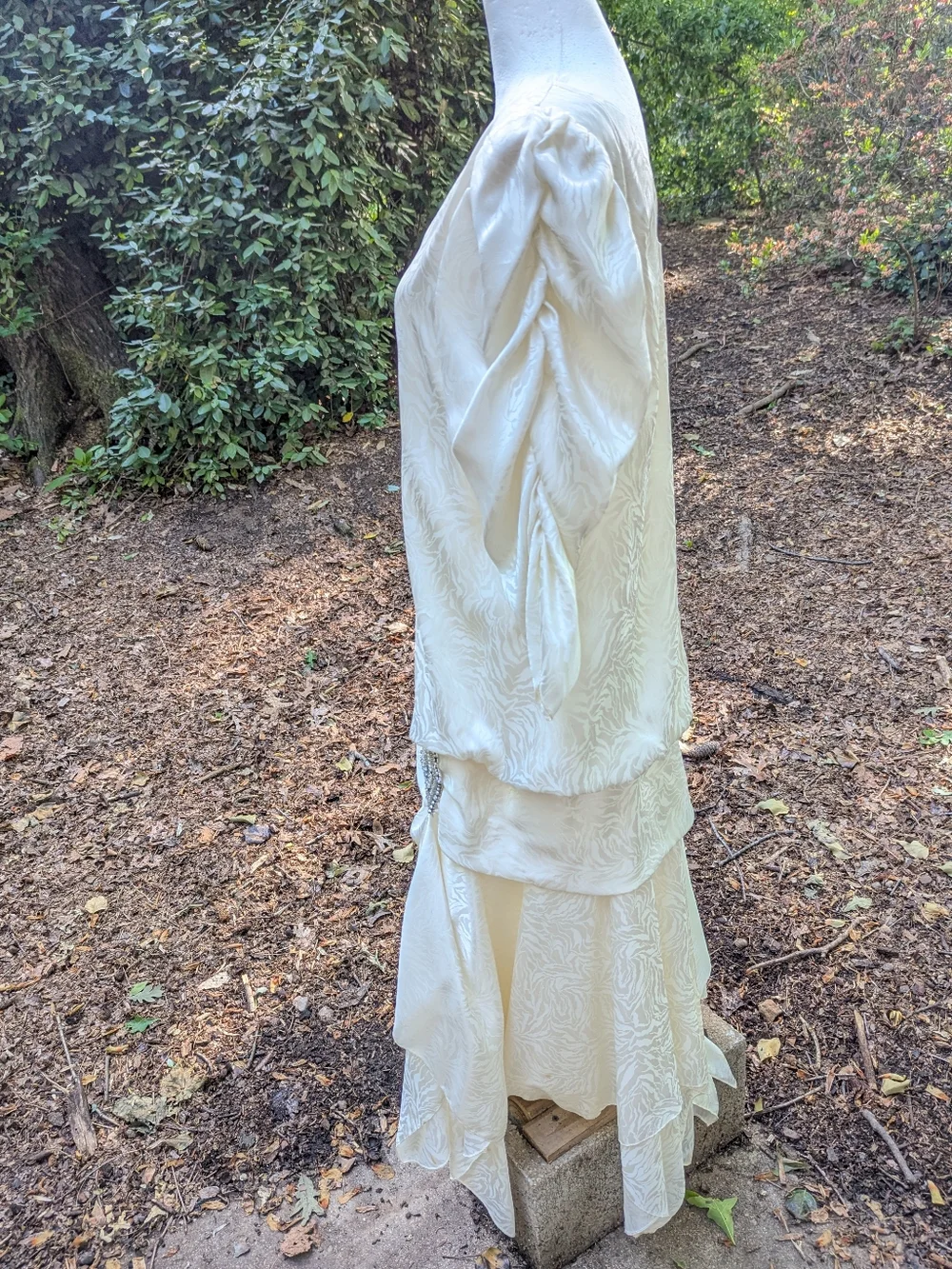 Vtg 80s Whimsigoth Bridal Shower Dress White Satin Jacquard Handkerchief Hem 12 - Picture 9 of 14